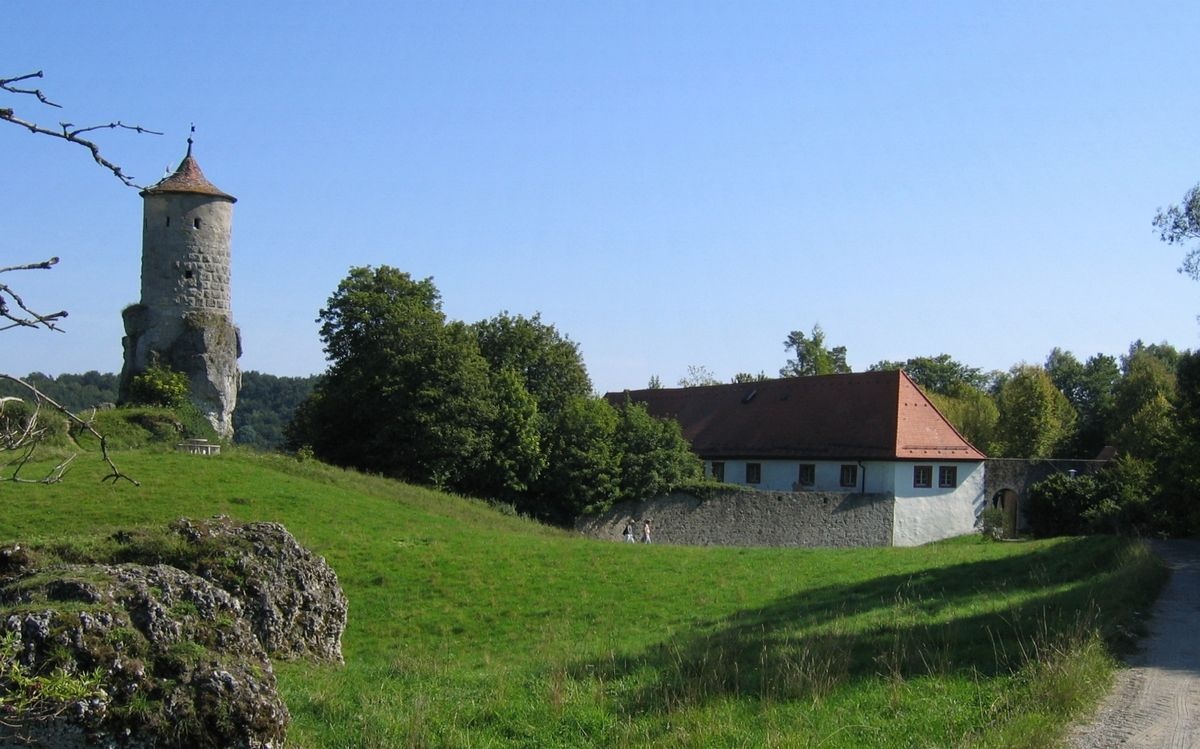 Burg mit Wehrturm „Steinerner Beutel“  - Burg Waischenfeld in der ErlebnisRegion Fränkische Schweiz