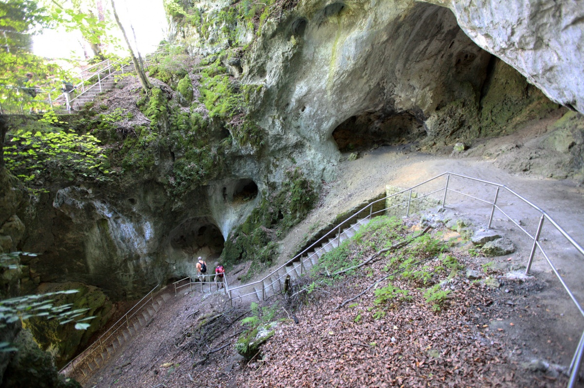 Riesenburg - Riesenburg (Höhle) bei Doos in der ErlebnisRegion Fränkische Schweiz