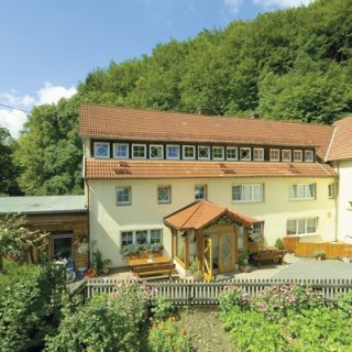 Hausansicht - Minigolf und Fossilienklopfplatz Schlehenmühle in Egloffstein in der ErlebnisRegion Fränkische Schweiz