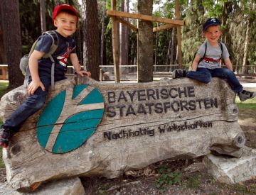 Wild- & Freizeitparks - Wildgehege Hufeisen Veldensteiner Forst bei Pegnitz